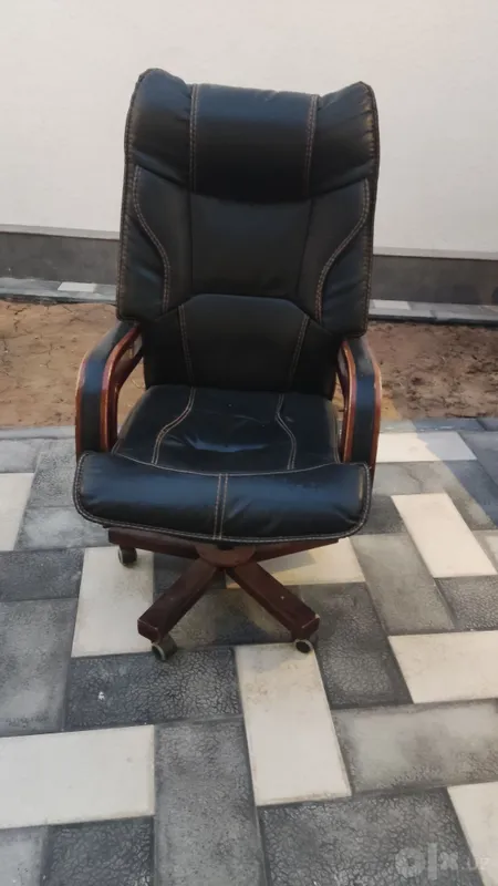 Tiklash kerak bo‘lgan ofis kreslosi 1 Tiklash kerak bo‘lgan ofis kreslosi 1