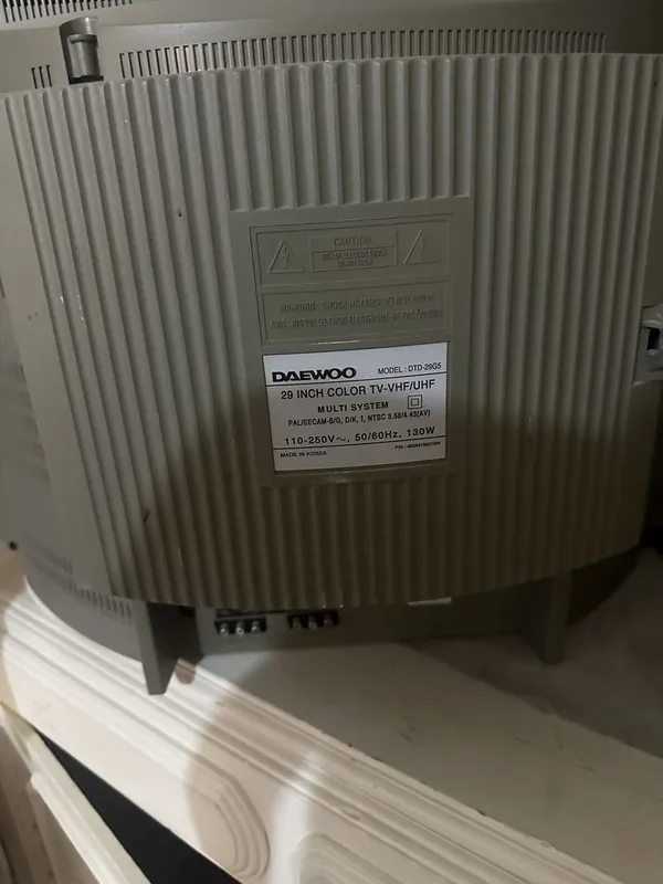 Телевизор в хорошем состоянии Daewoo 2
