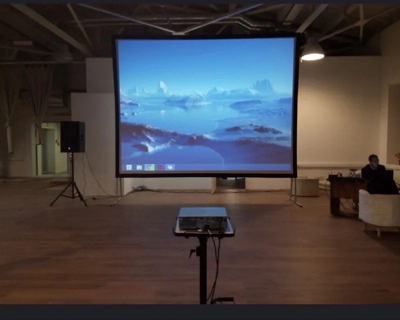 Arenda ekran proektor kolonko 2 Arenda ekran proektor kolonko 2