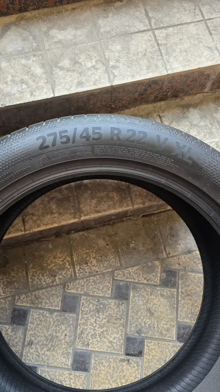 275/45/R22 Continental 2