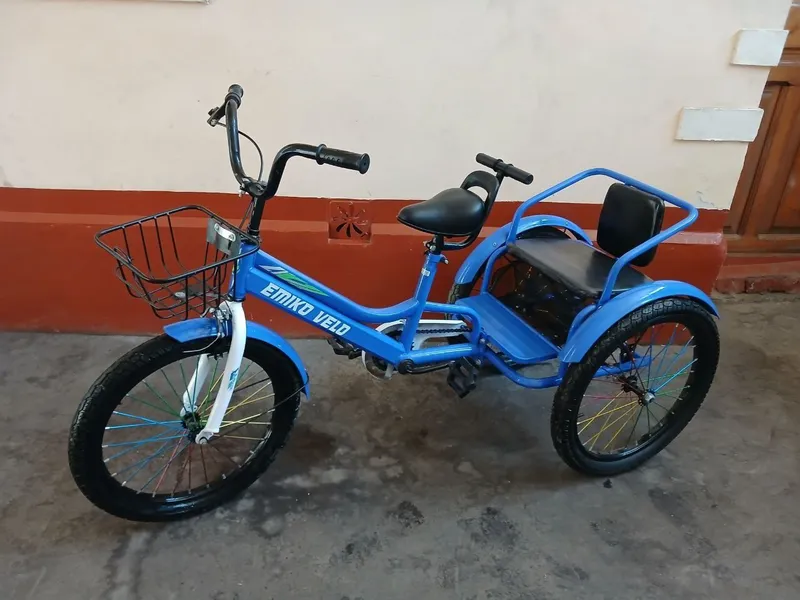 Bolalar velosapedi sotiladi