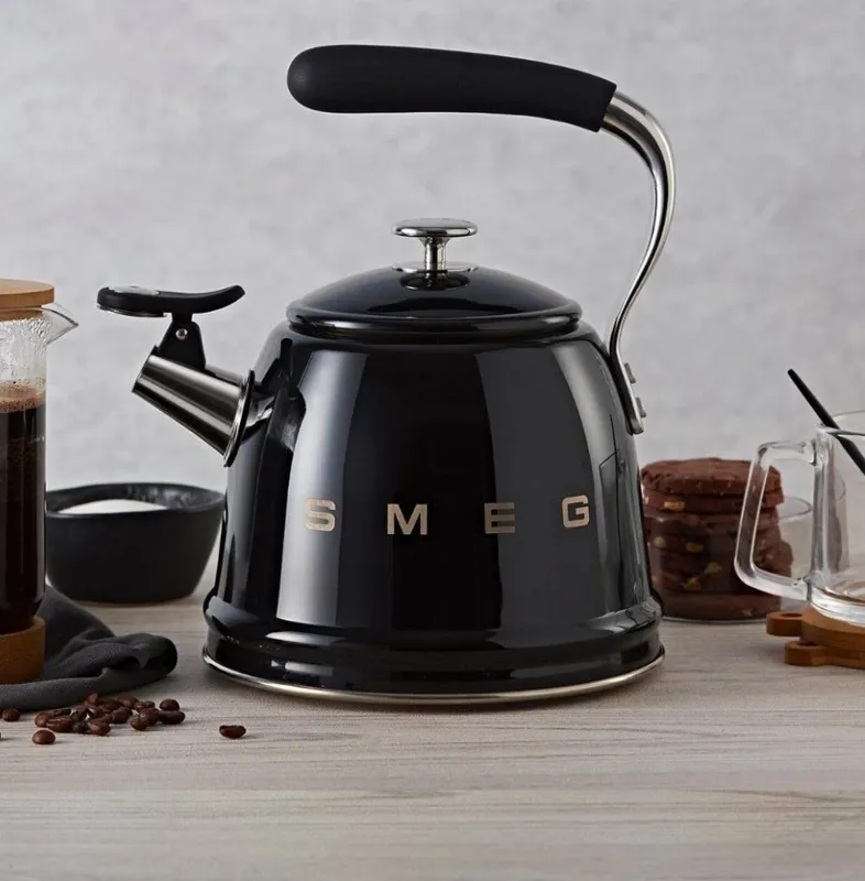 Чайник со свистком SMEG CKLW2001BL 6 Чайник со свистком SMEG CKLW2001BL 6