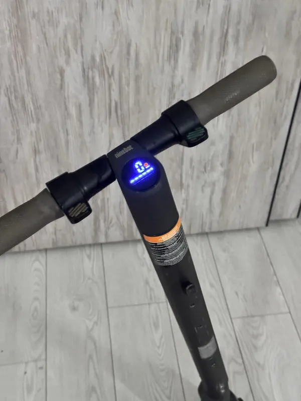 Ninebot kickscooter es2 3 Ninebot kickscooter es2 3