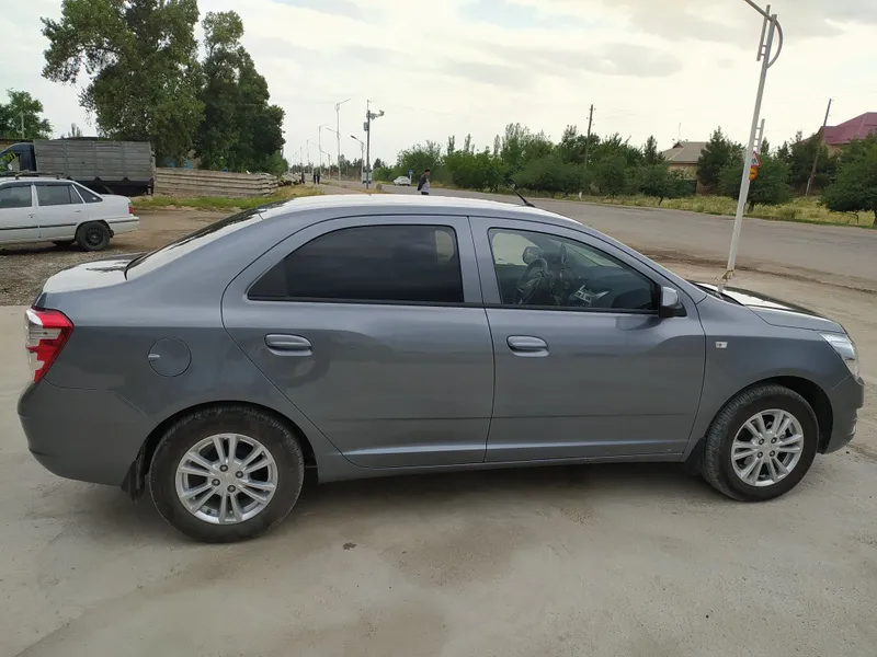 Chevrolet Cobalt — фото 2