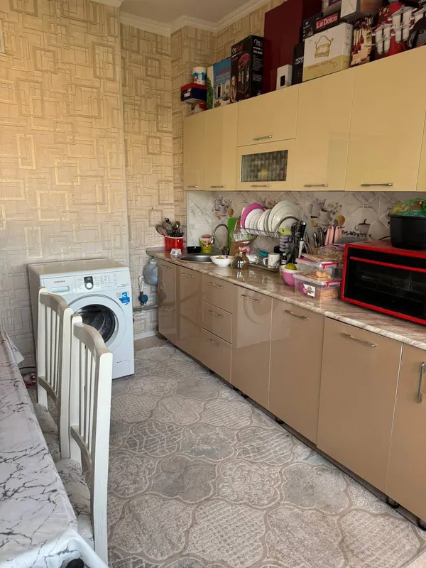 Продам 2х комнатную с ремонтом массив Кизил Шарк — фото 5