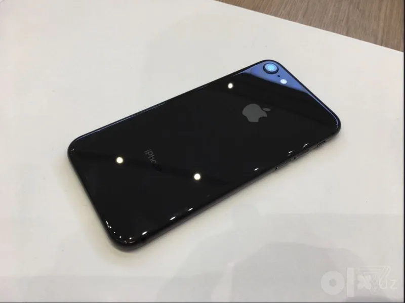 iPhone 8 64 ГБ, ёмкость аккумулятора 79% iPhone 8 64 ГБ, ёмкость аккумулятора 79%