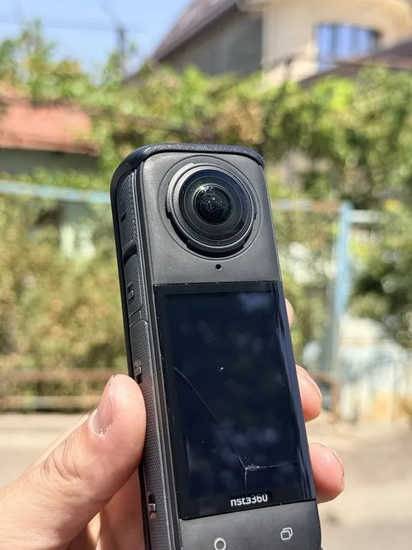 Insta x4 Holati yaxhsi Ekranida treshina bor 4