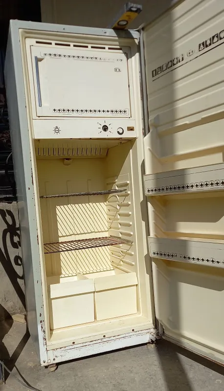 Холодильник продаётся 2 Холодильник продаётся 2