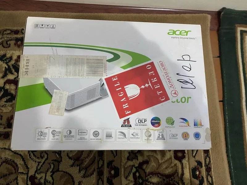 Acer проектор с гарантии — фото 1 Acer проектор с гарантии — фото 1
