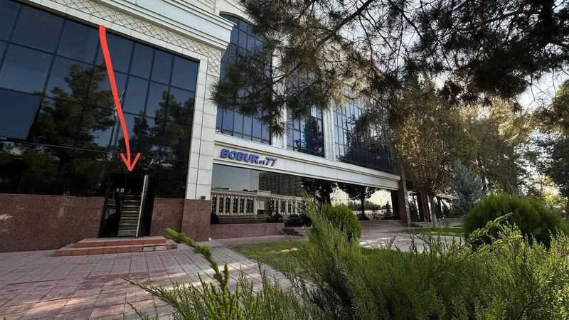 Офис в Бизнес Центре 155 и 300 кв.м Ц 1 С.Азимова Посольство Франции