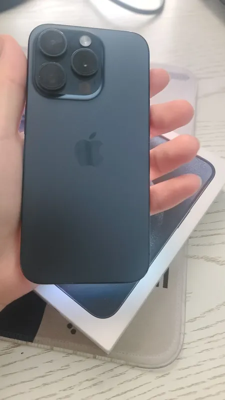 iPhone 15 Pro 256GB 4 iPhone 15 Pro 256GB 4
