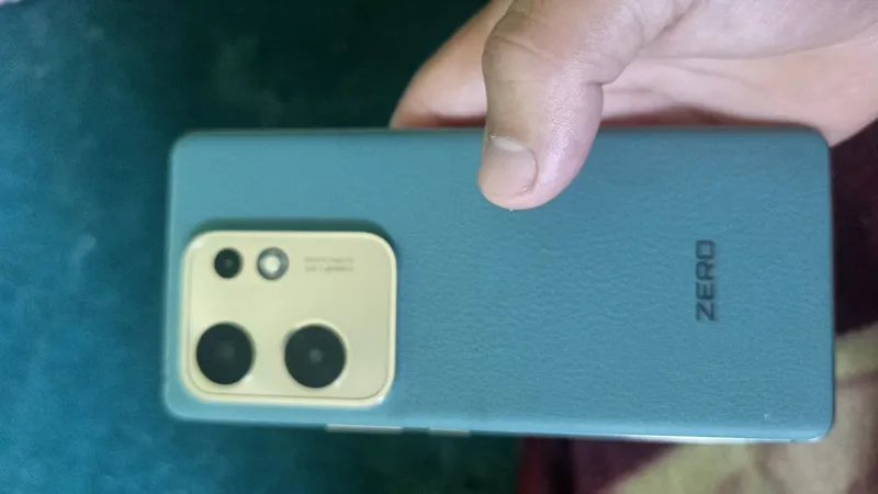 Infinix zero 30 holati edial — фото 3