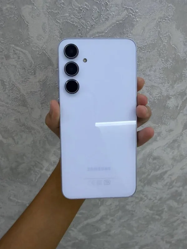 Samsung A55 5G 8/128 ГБ, белый, идеальное состояние, без коробки 1 Samsung A55 5G 8/128 ГБ, белый, идеальное состояние, без коробки 1