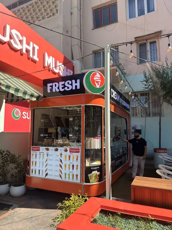 Furgon muzqaymoq fastfood
