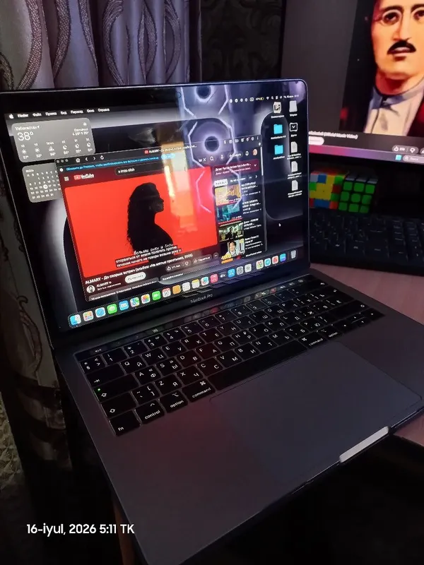 Macbook pro 13 inch 3 Macbook pro 13 inch 3