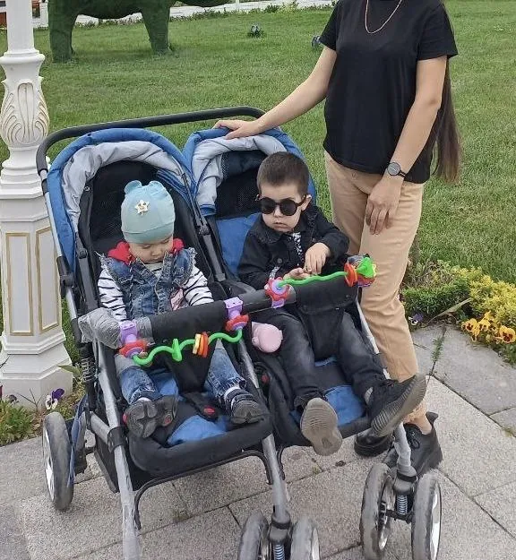 Ikkitalik kolyaska sotiladi Ikkitalik kolyaska sotiladi