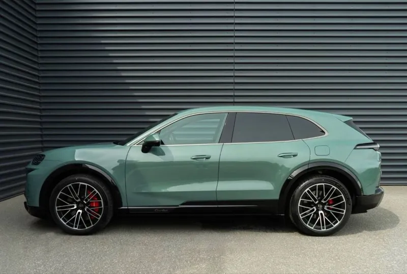 Porsche Cayenne Turbo E-Hybrid 2026 3 Porsche Cayenne Turbo E-Hybrid 2026 3