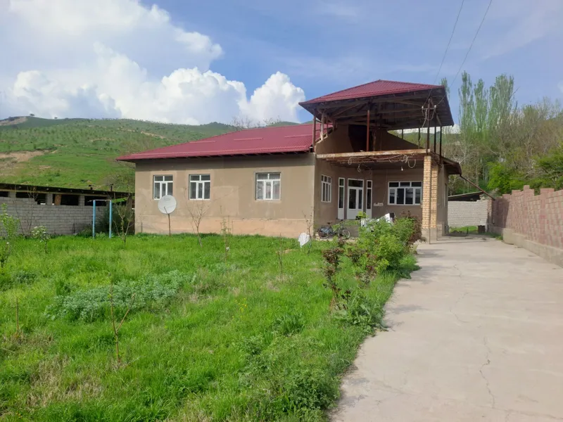 Xovli uy sotiladi