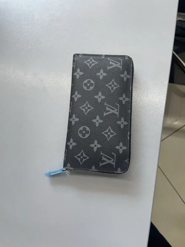 Продается кошелек LOUIS VUITTON — фото 3
