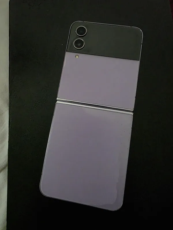 Samsung Z Flip 4 — фото 4