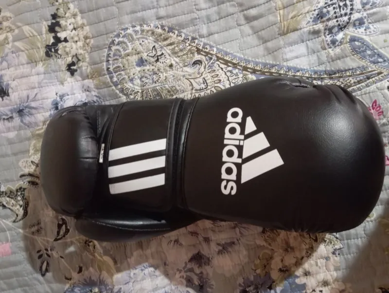 Boks uchun adidas DAN qora rangli perchatki 1 Boks uchun adidas DAN qora rangli perchatki 1