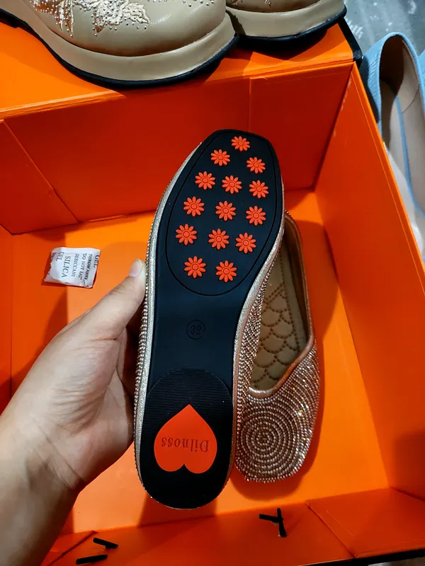 Ayollar tuflilari 3
