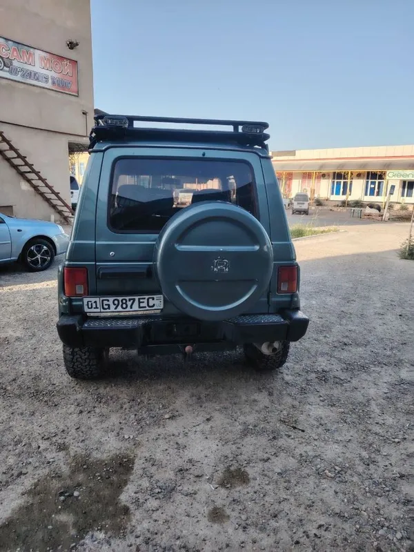 Mitsubishi Pojero 1