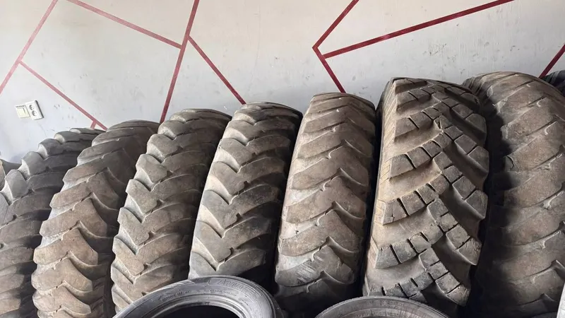 Продам шины урал и для грейдера