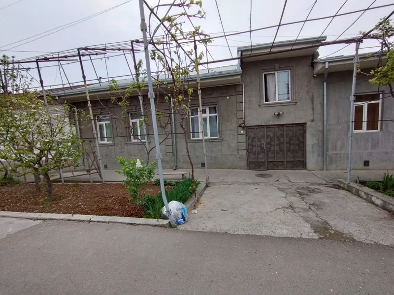 arenada student qizlarga va ayollarga