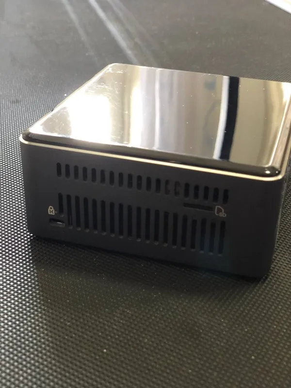 Мини-ПК Intel NUC 2 Мини-ПК Intel NUC 2