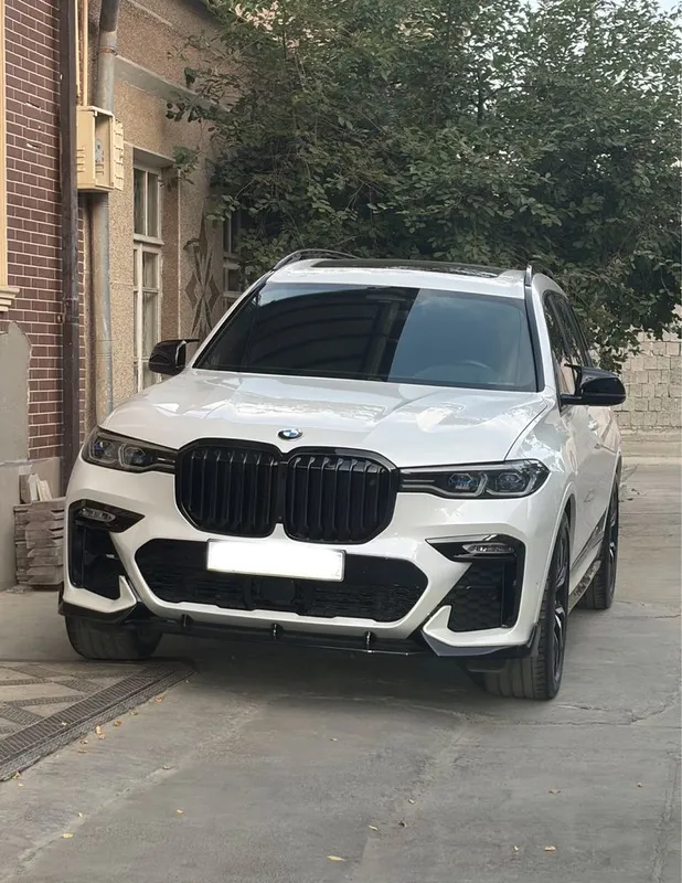 Bmw X7 M50i 4.4 full option 1 Bmw X7 M50i 4.4 full option 1