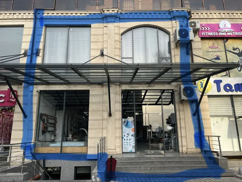 Сдам в аренду магазин+офис 297м2 На Паркентской улице. 1 линия.