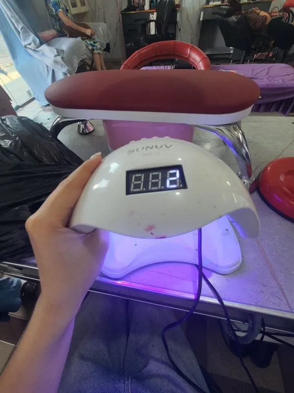 Lampa, manikyur uchun. Juda sifatli va arzon narxda