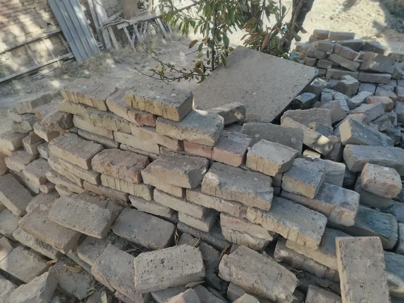 Б/у стандартный кирпич «палтари» 4