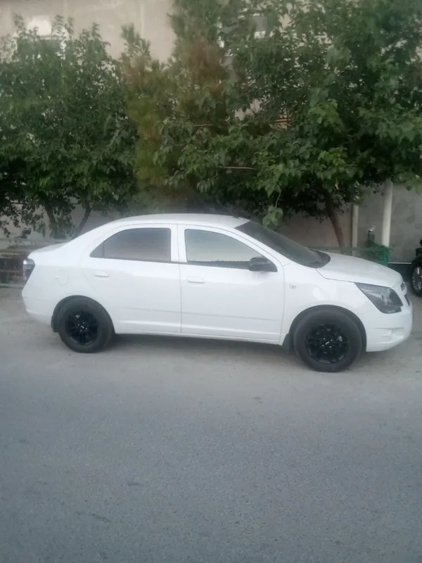 Автомобиль кобальта 1