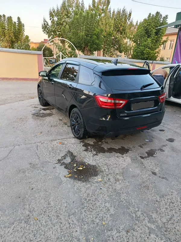 Автомобил лада веста св кросс