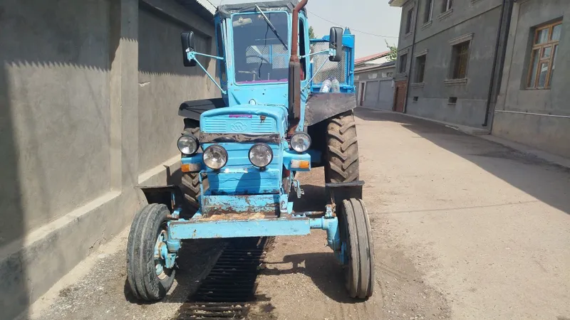 Traktor 28 sotiladi holati zoʻr