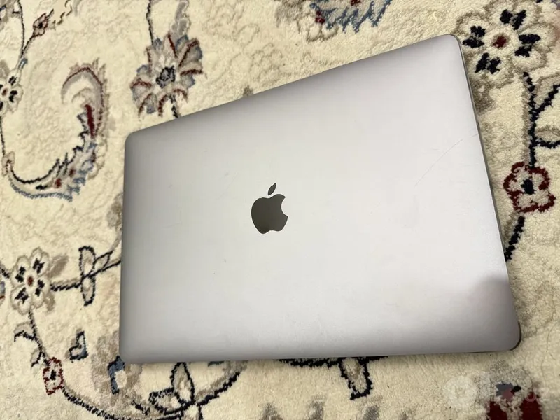 MacBook Pro 13, 8/256 2 MacBook Pro 13, 8/256 2