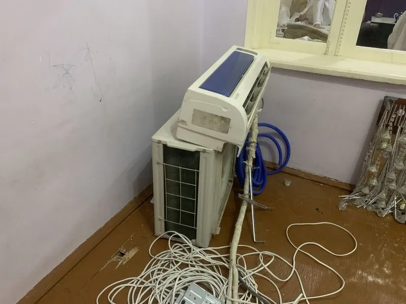 Chigo kandisoner sotiladi yaxshi xolatda ichki tashqi bloklari bor 3