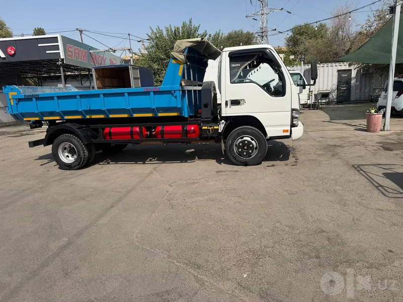 Isuzu samasval 2010 3 Isuzu samasval 2010 3