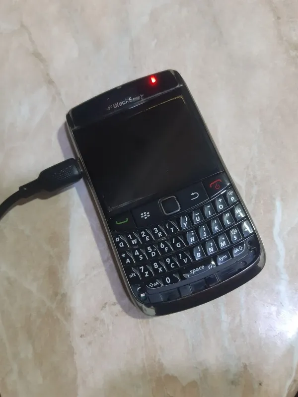 Blackberry bold 9700 — фото 1