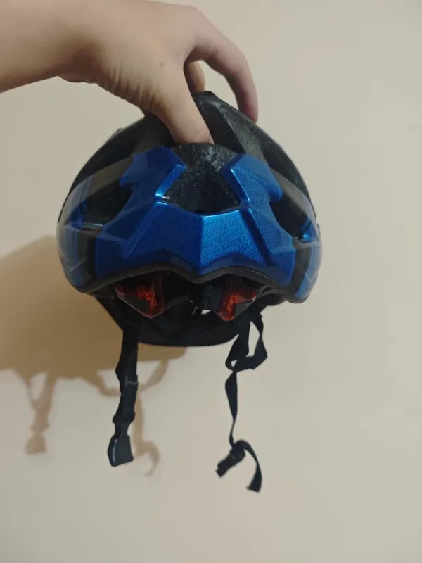 Простой шлем для безопасности во время езды — фото 3