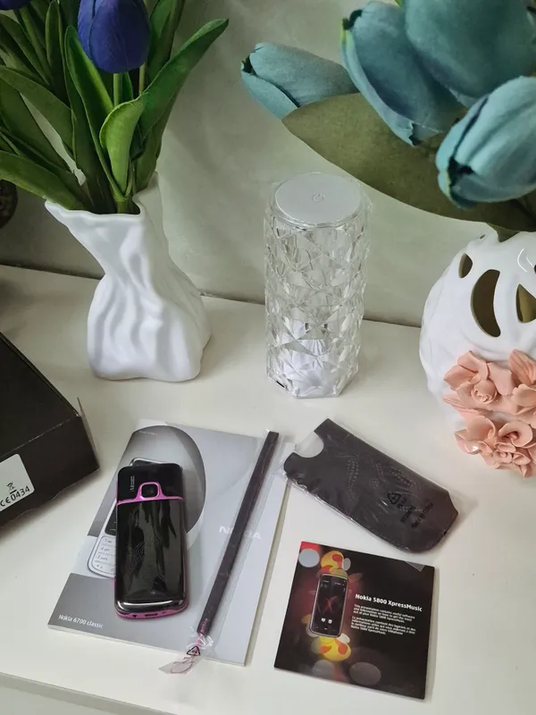 Nokia 6700 classic pink 2
