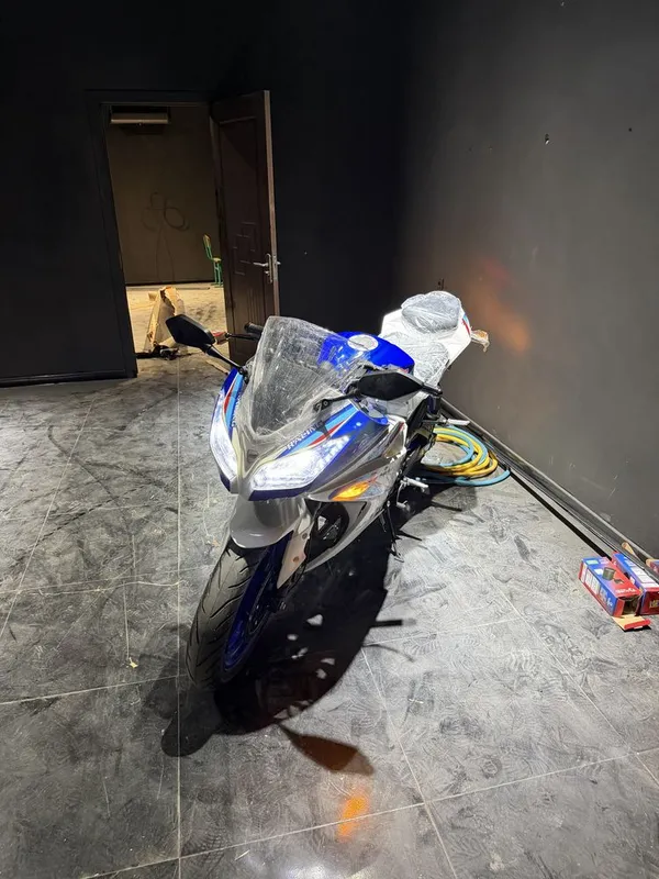 Абсолютно новый мотоцикл Kawasaki Ninja Pentro 250 cc 3 Абсолютно новый мотоцикл Kawasaki Ninja Pentro 250 cc 3