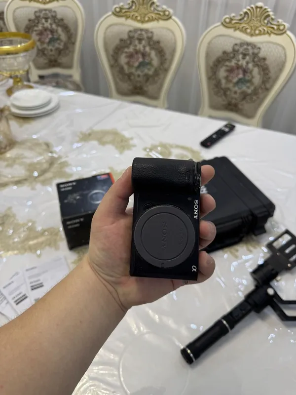 Sony a6500 camera sotiladi