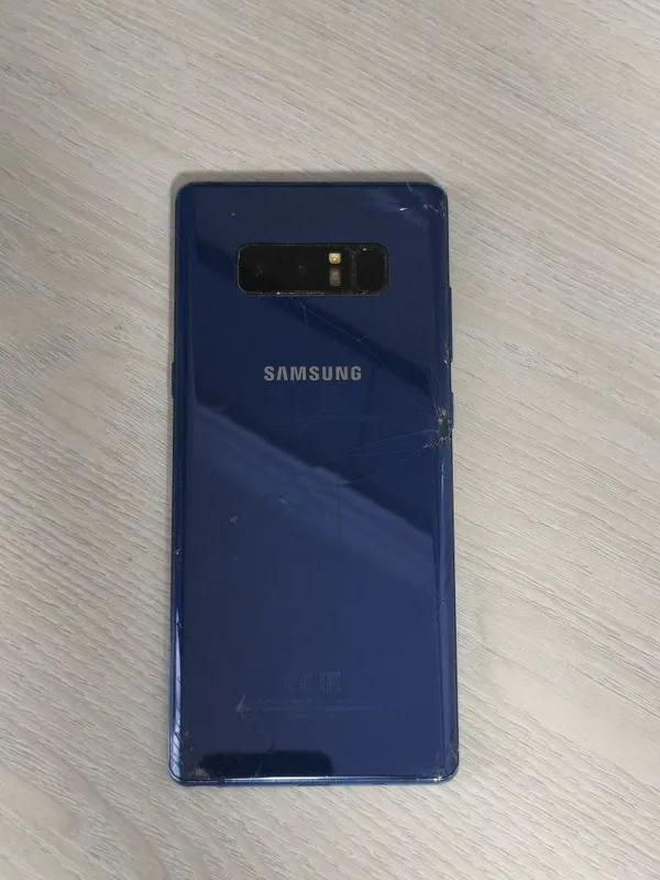 Samsung Galaxy Note 8 в цвете Deep Sea Blue. 1 Samsung Galaxy Note 8 в цвете Deep Sea Blue. 1
