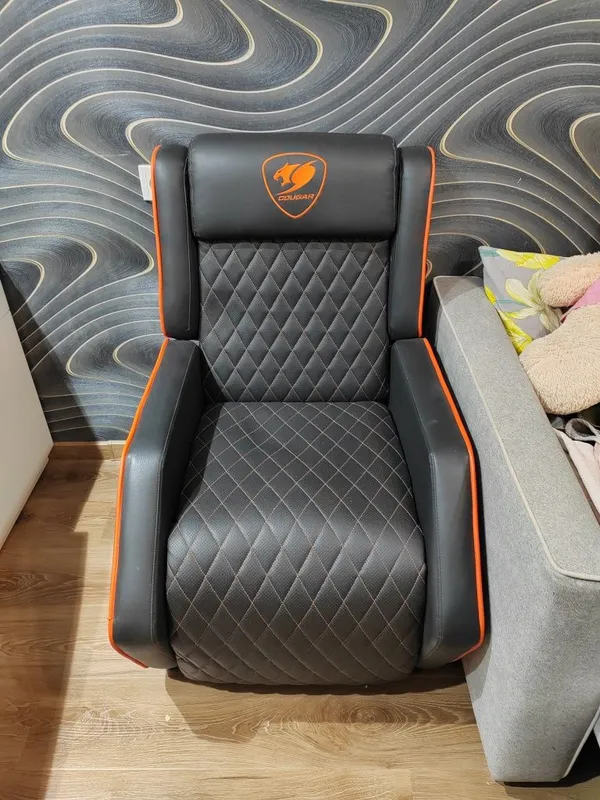 Продаётся игровое кресло Caugar