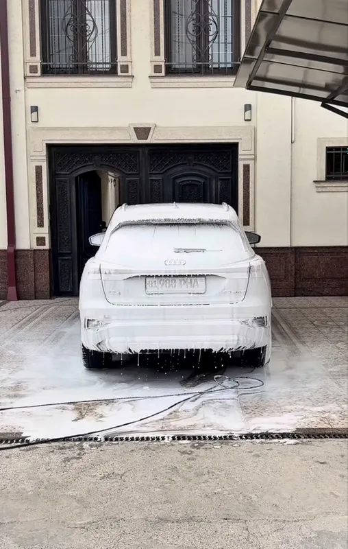 Выездная мойка автомобилей | Приедем к вам — фото 1
