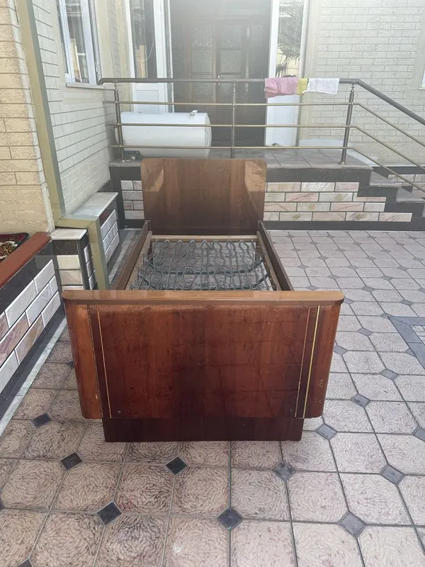 Yaxshi holatdagi Sovetsik Krovat sotiladi. 2