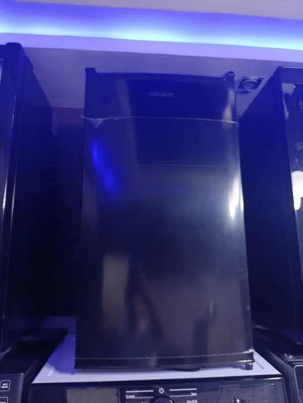 Стильный черный холодильник AIWA (90 л) – Новый, надежный, компактный! 2